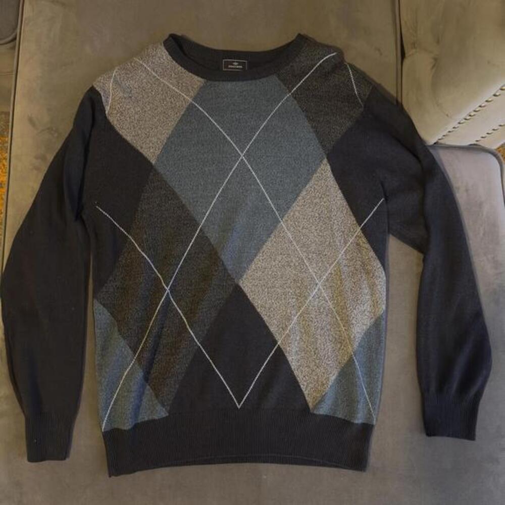 Dockers - Stylish Argyle Sweater in‎ Black and Blue Tones